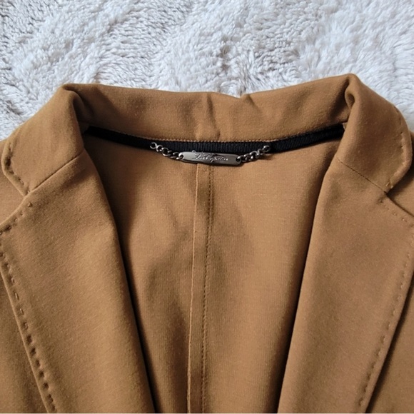 Les Copains Blazer in Cafe Brown with Hidden Single Button & Two Pockets - Picture 3 of 10